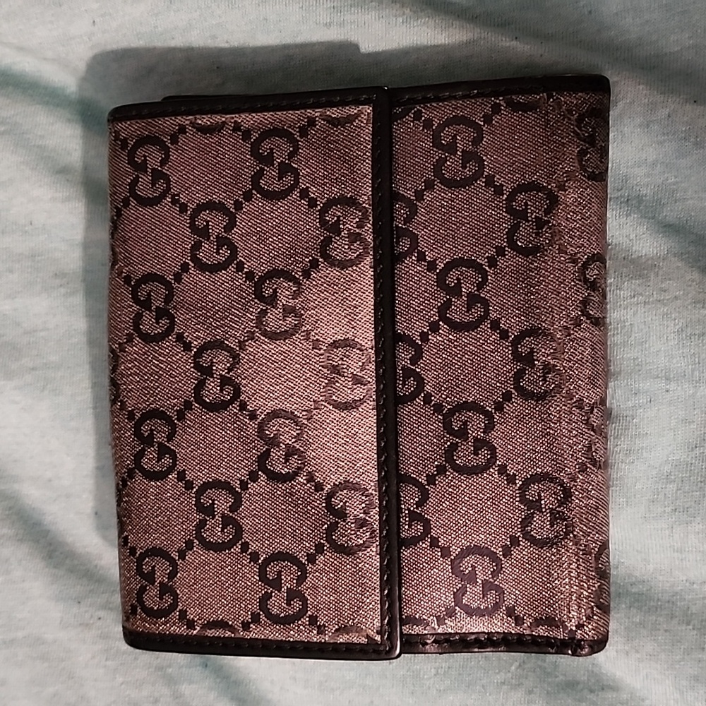 Gucci crystal wallet